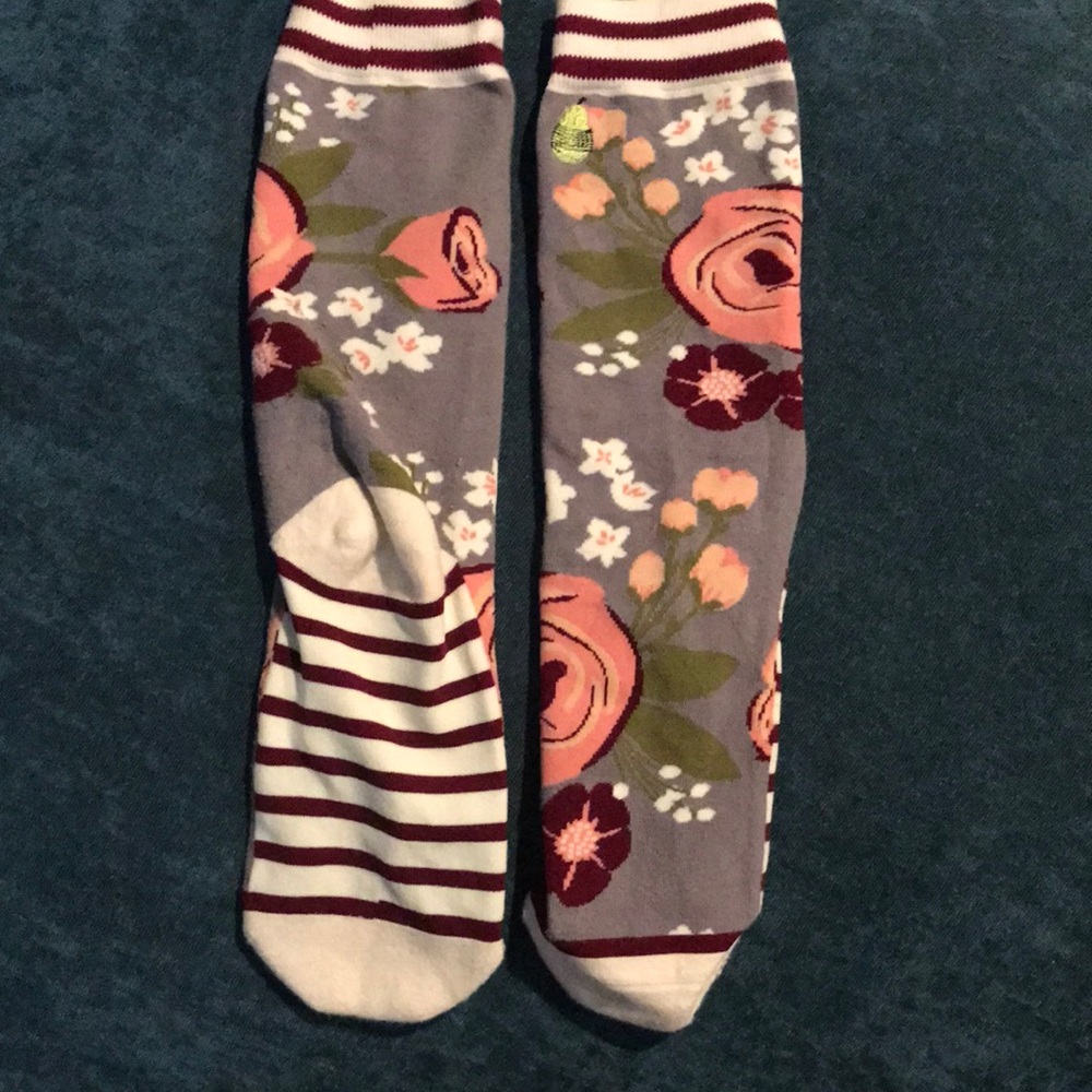 Woven Pear calf socks, floral
